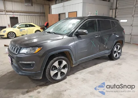 2018 Jeep Compass Latitude 4X4 из США, поврежденный, VIN 3C4NJDBB9JT116391